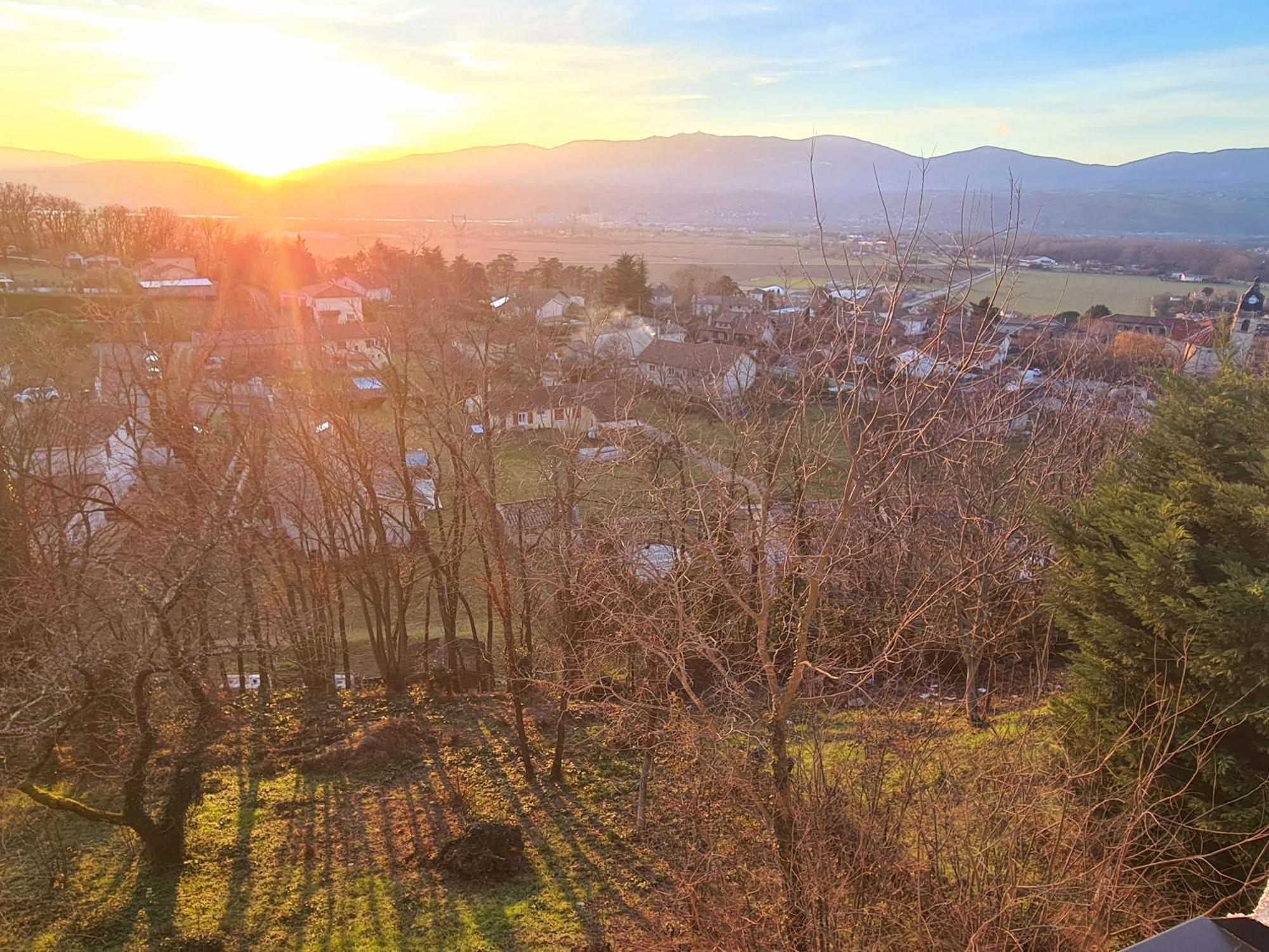 Gite De 70M² Avec Vue Sur Le Massif Du Pilat Clonas-sur-Vareze ภายนอก รูปภาพ